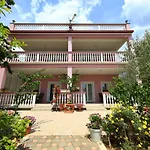 Rajna Starigrad Paklenica