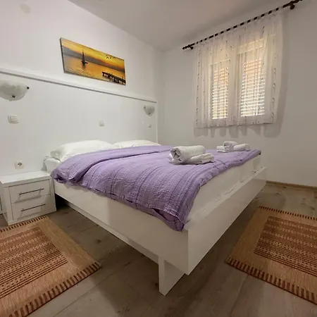 Rajna * Starigrad Paklenica