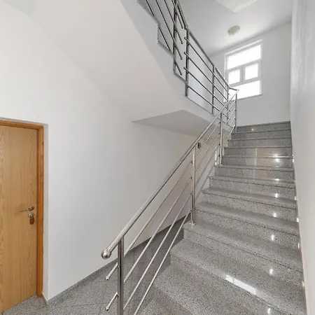 Rajna * Starigrad Paklenica