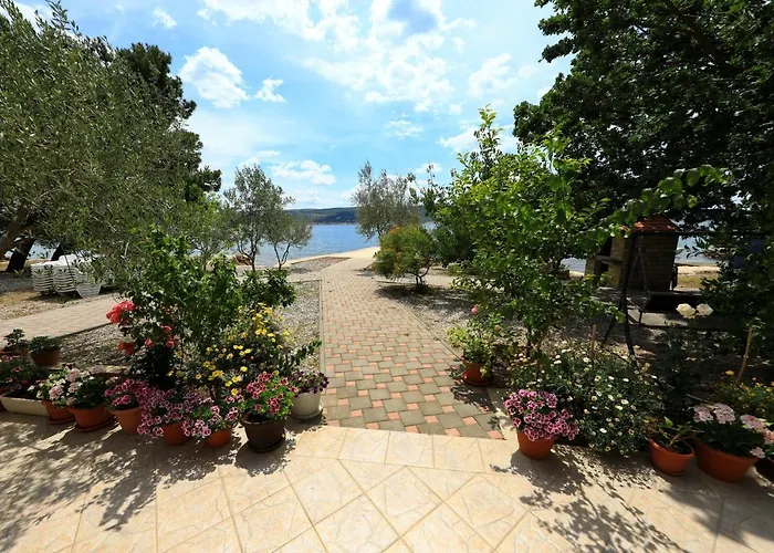 Rajna Apartman Starigrad-Paklenica