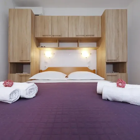 Apartment Rajna *