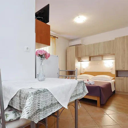 Rajna Apartment Starigrad Paklenica