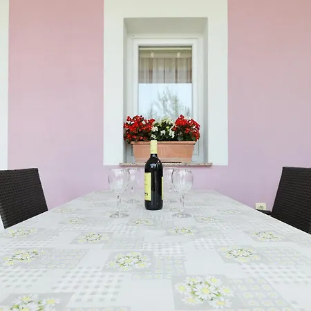 Rajna Apartment *