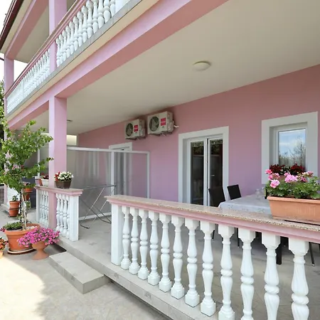 Rajna Apartment *