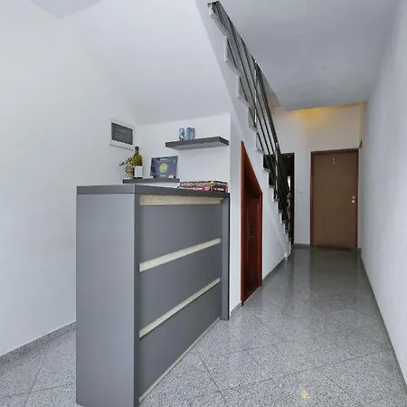 Rajna * Starigrad Paklenica